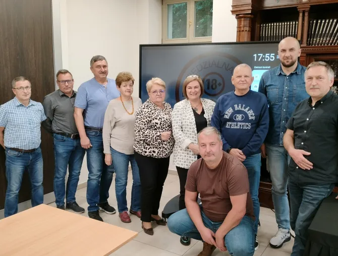 Członkowie Gminnej Komisji Rozwiązywania Problemów Alkoholowych w Czerwionce-Leszczynach, którzy uczestniczyli w szkoleniu w dniu 2 października 2025 r.