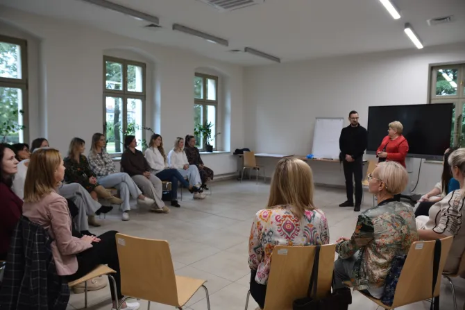 Na zdjęciu uczestnicy warsztatów profilaktycznych dla pedagogów, asystentów rodziny i wychowawców