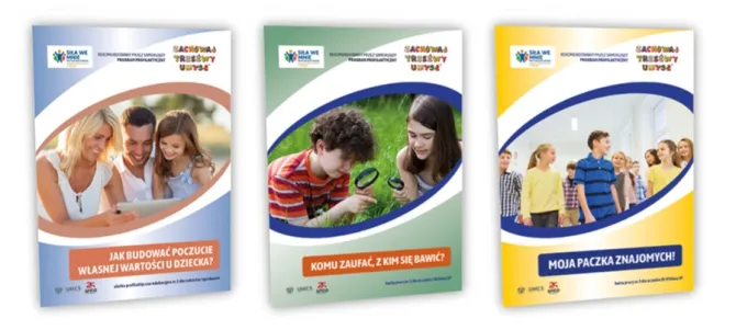 Na zdjęciu plakaty informacyjne dot. następujących zagadnień: Czym jest grupa rówieśnicza; Co mam sobie do udowodnienia? Gry i zabawy profilaktyczne