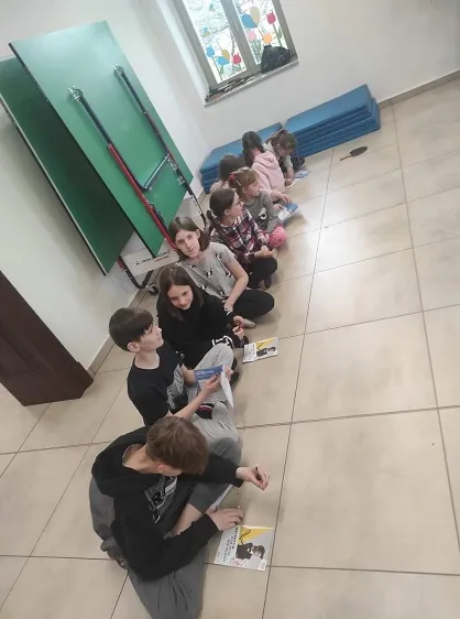 Na zdjęciu uczestnicy kampanii "Zachowaj Trzeźwy Umysł" podczas pierwszych zajęć